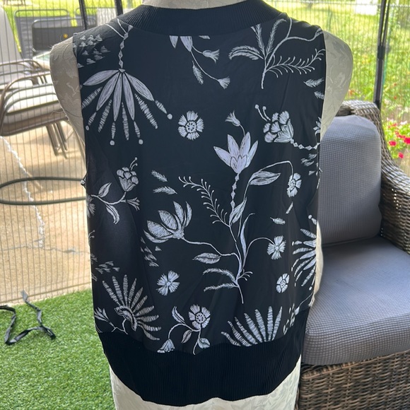 Athleta Flowly Top - Picture 2 of 4